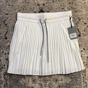 G Fore Women’s Athletic Skirt NWT Sz Med 15 1/2’ Length Retail $145